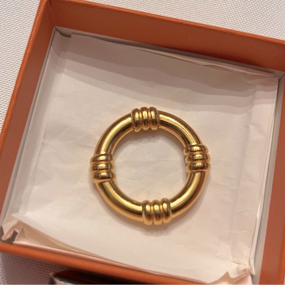 HERMÈS Bouet Gold Plated Women's Scarf Ring Like New (box not included) - Picture 9 of 10